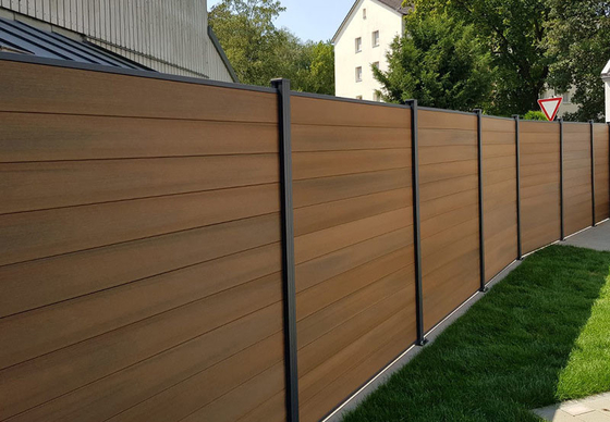 24x170mm Ahşap Plastik Kompozit Panel Kahve Rengi WPC İç Duvar Çiti Dış Zemin Tahtası
