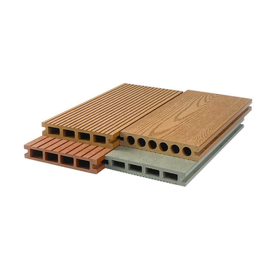 152x23mm WPC Decking Boards Yapı Malzemeleri İçin Dış Döşeme Paneli İçi Boş Yuvarlak Delikli Zemin Tahtası