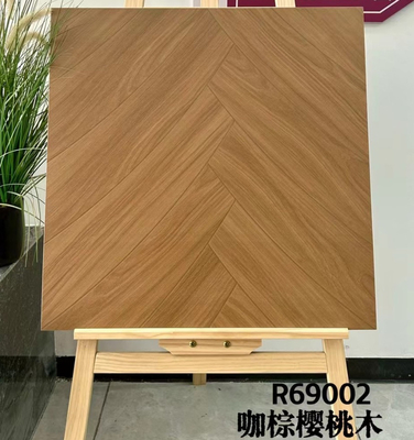Herringbone 600x600mm Kahverengi Ahşap Keramik Kelepçeler ve Oturma Odası için Vintage Zemin Kelepçeleri