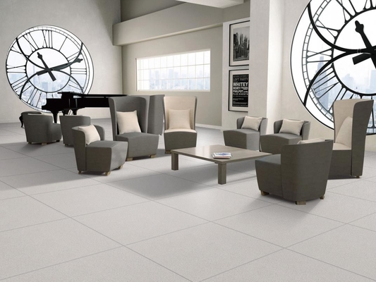Dayanıklı İç Duvar Kelepçesi Kullanım Dayanıklı 60x60cm Açık Gri Zemin Porselen Tüm Vücut Kelepçeleri Oturma Odası İçin