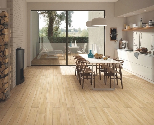 Kullanım Dayanıklı 150x900mm Yatak Zemini Yatak Odası için Ahşap Porselen Şeritleri Kahverengi ve Gri