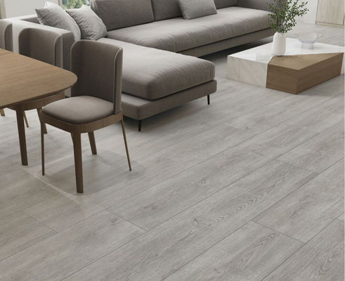 Gri Ahşap Görünüm Porselen Kelepçesi 250x1500mm Duvar ve Yer için